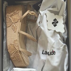 Larroude Gio flatform embroidered Sandals size 6.5 new w box, dust bags, extras
